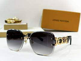 Picture of Louis Vuitton Sunglasses _SKUfw75331594fw
